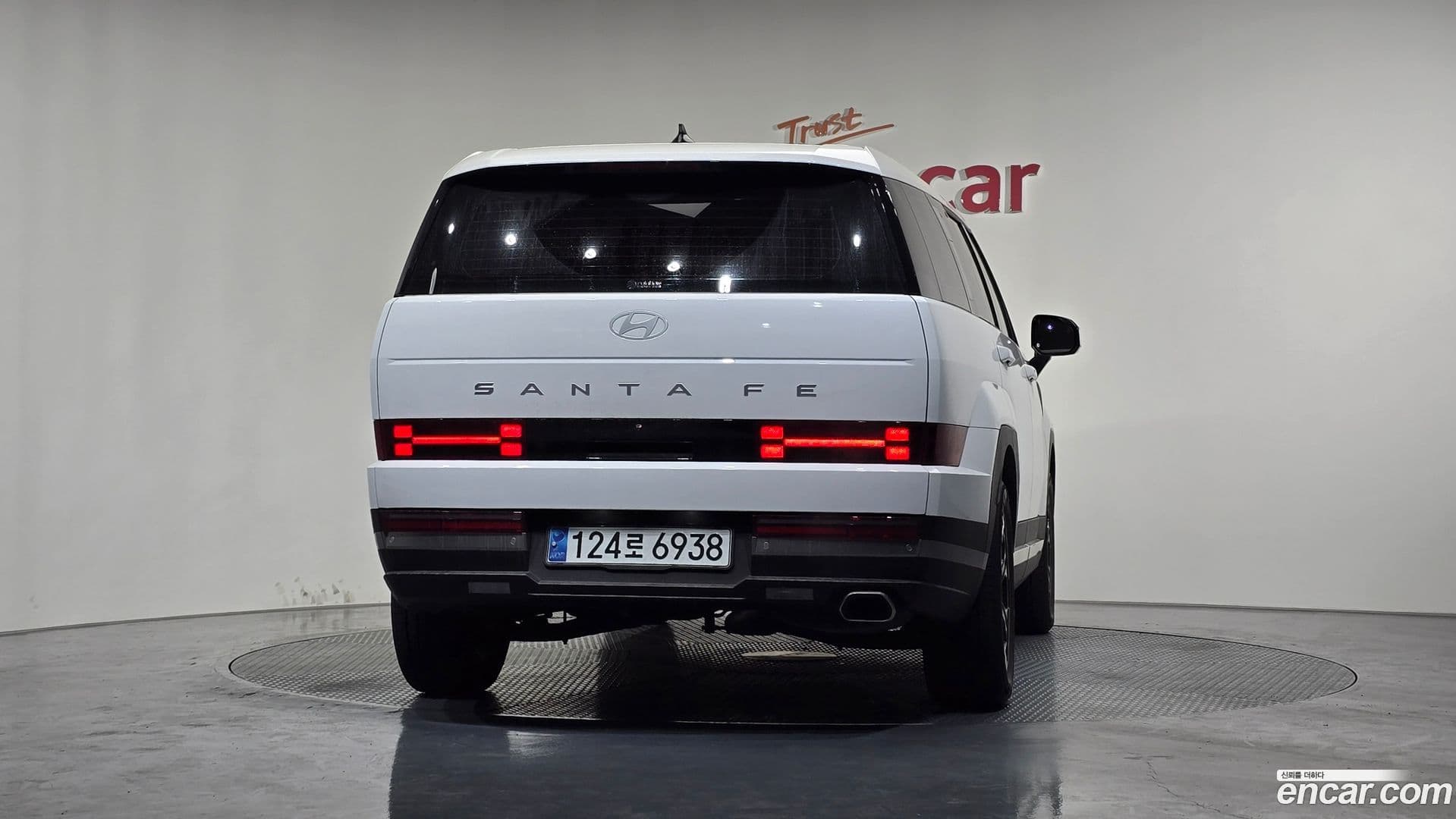 Main__Slider__Photo:Santafe Hyundai 2023.9-3