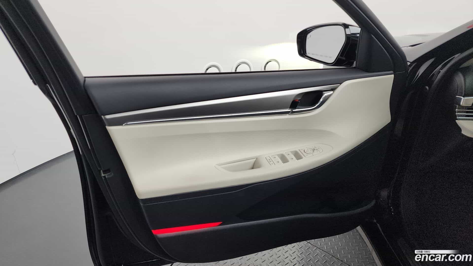 Grandeur Hyundai 2022.2-INNER-034