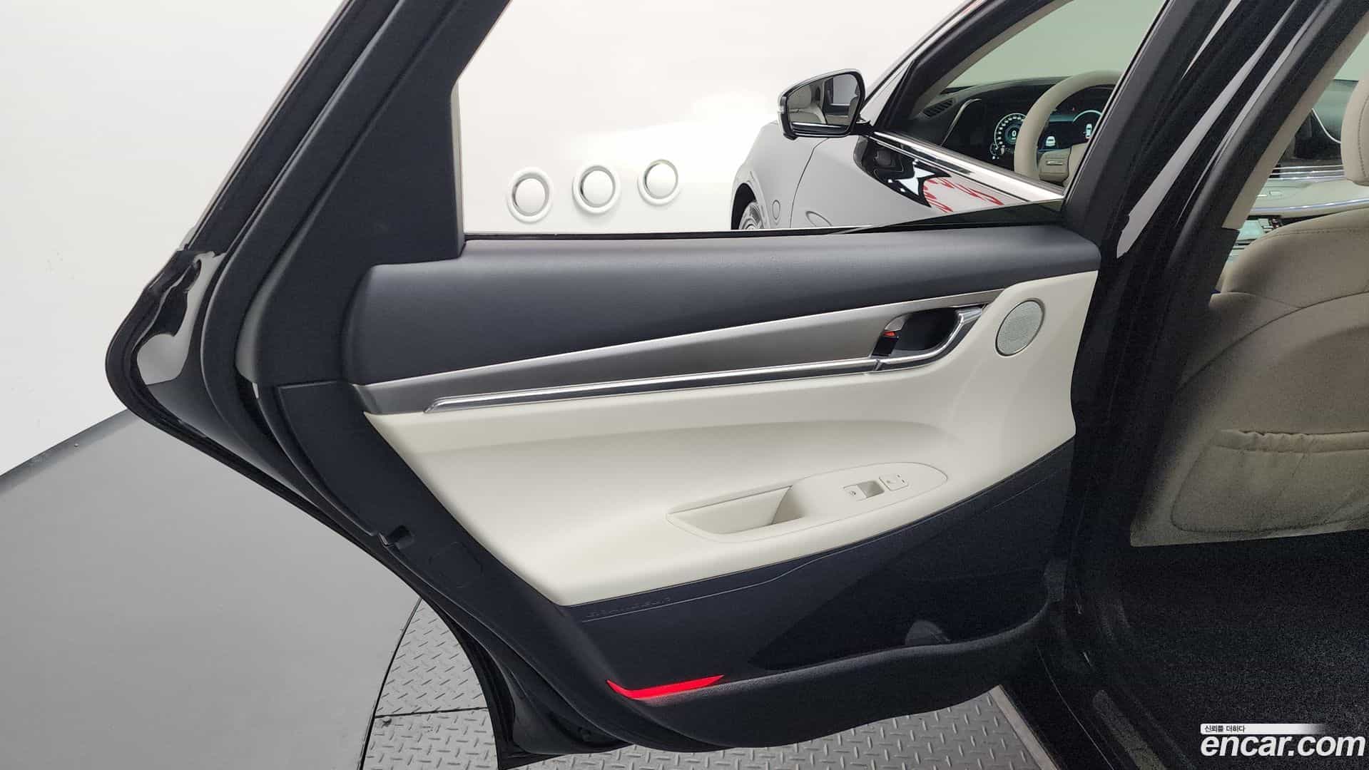 Grandeur Hyundai 2022.2-INNER-035