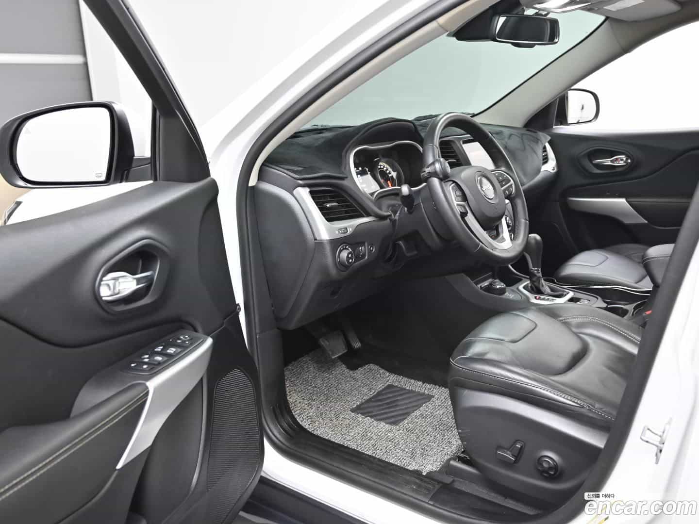 Cherokee Jeep 2018.2-OPTION-015
