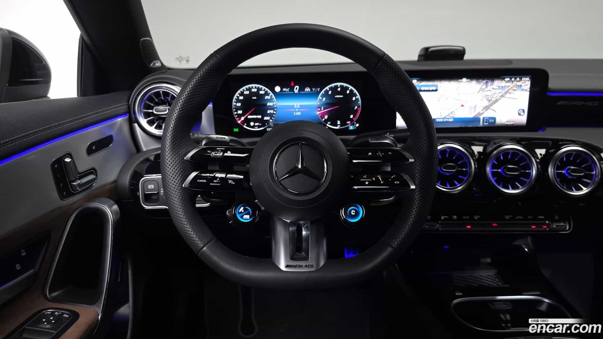 CLA-Class Mercedes-Benz 2025.10-OPTION-016
