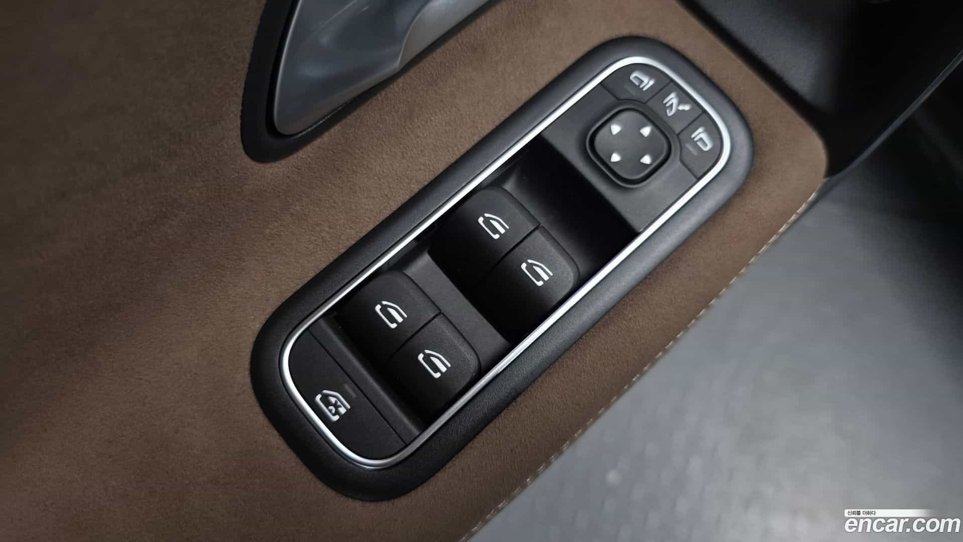 CLA-Class Mercedes-Benz 2025.10-OPTION-040