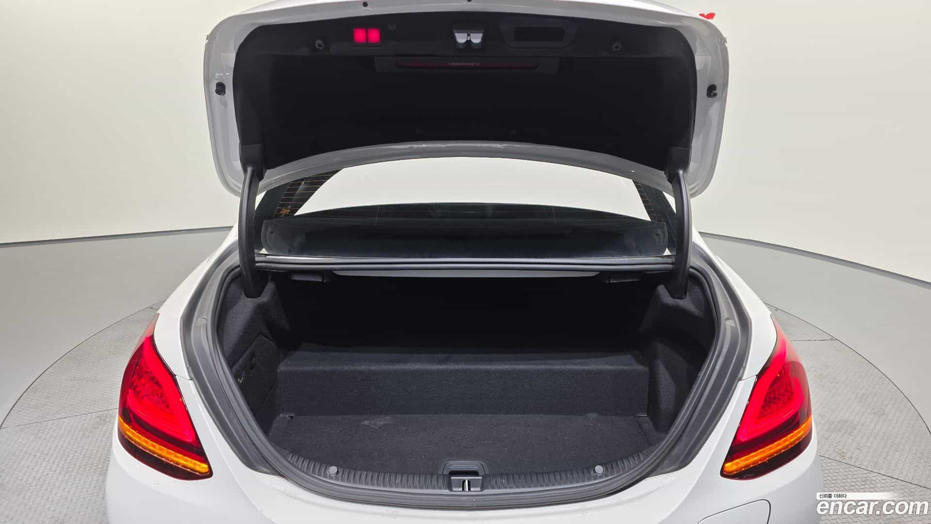 C-Class Mercedes-Benz 2020.11-OPTION-024