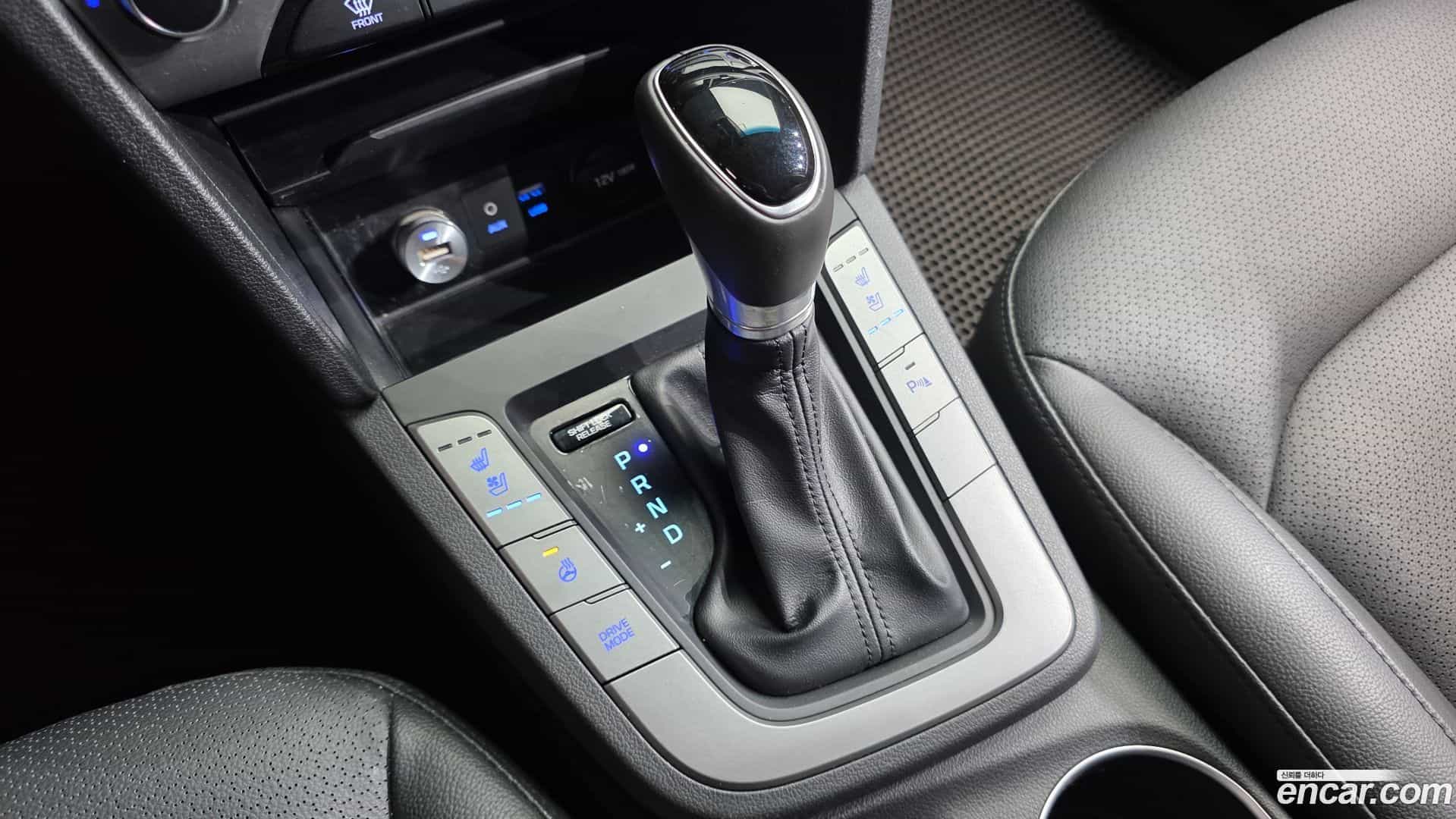 AVANTE Hyundai 2017.5-INNER-009