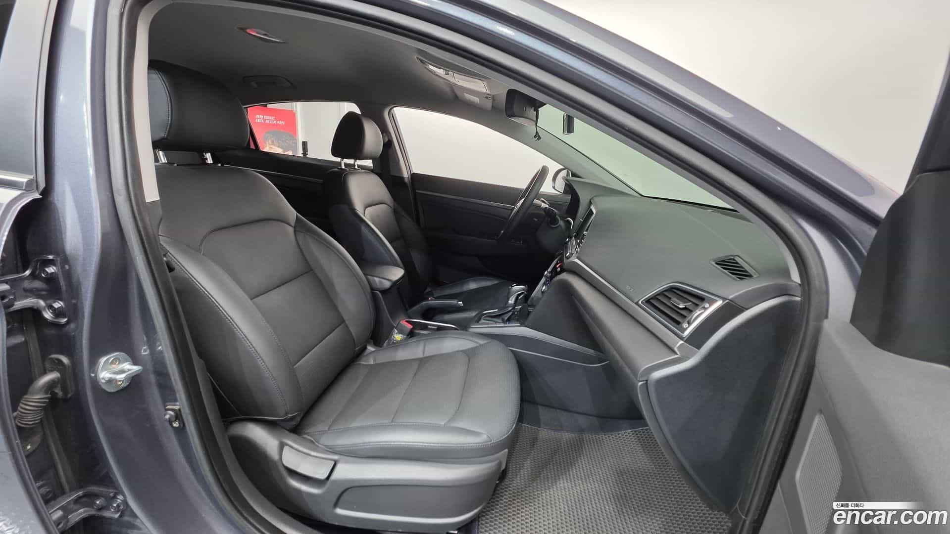 AVANTE Hyundai 2017.5-INNER-010