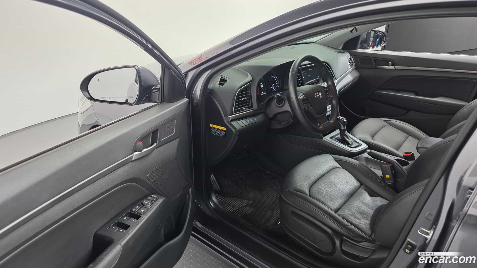 AVANTE Hyundai 2017.5-OPTION-015