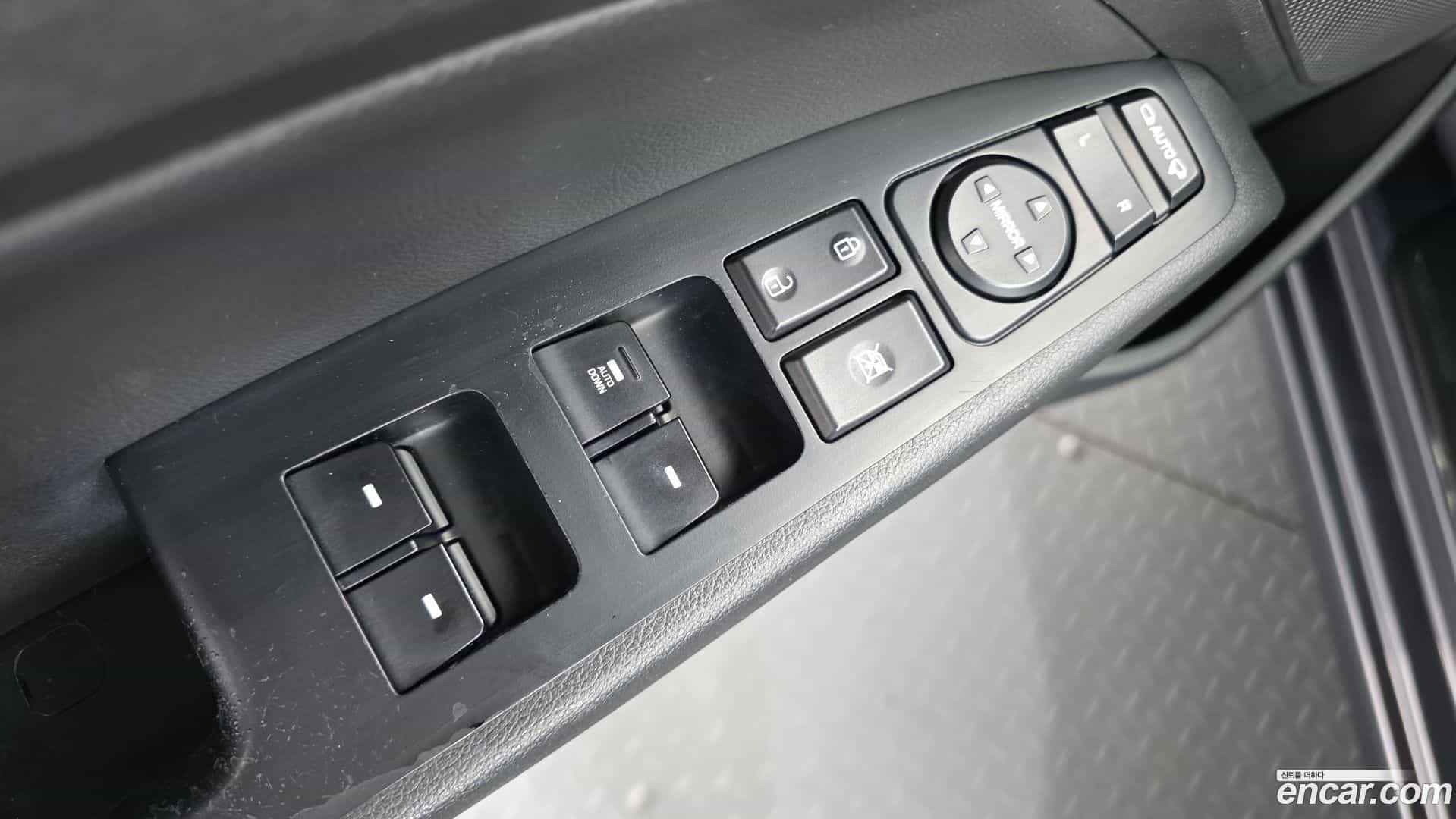 AVANTE Hyundai 2017.5-OPTION-016