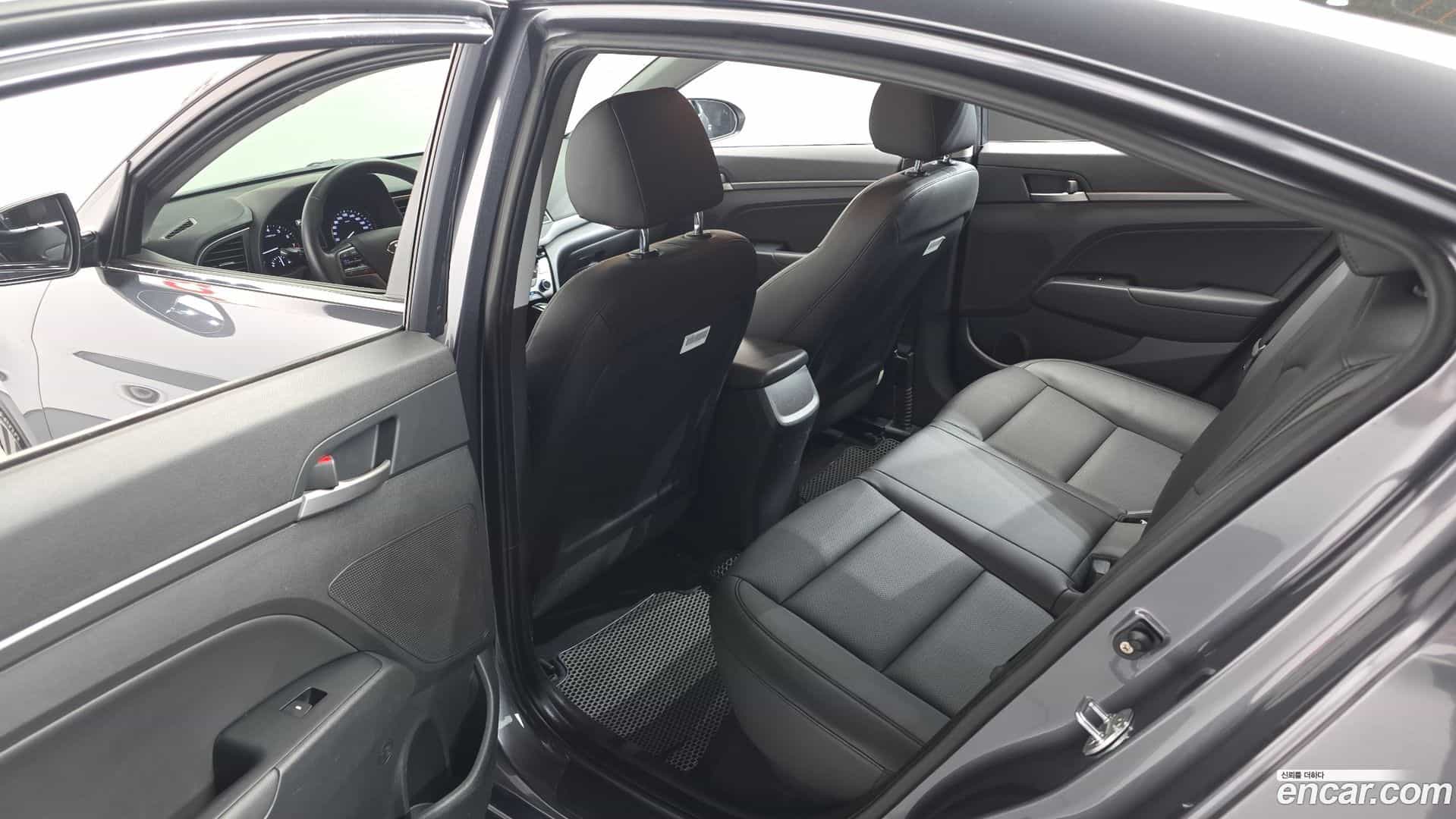 AVANTE Hyundai 2017.5-OPTION-022