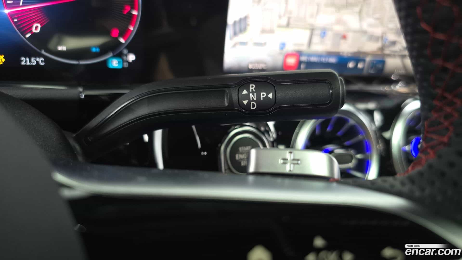 GLA-Class Mercedes-Benz 2025.11-INNER-009