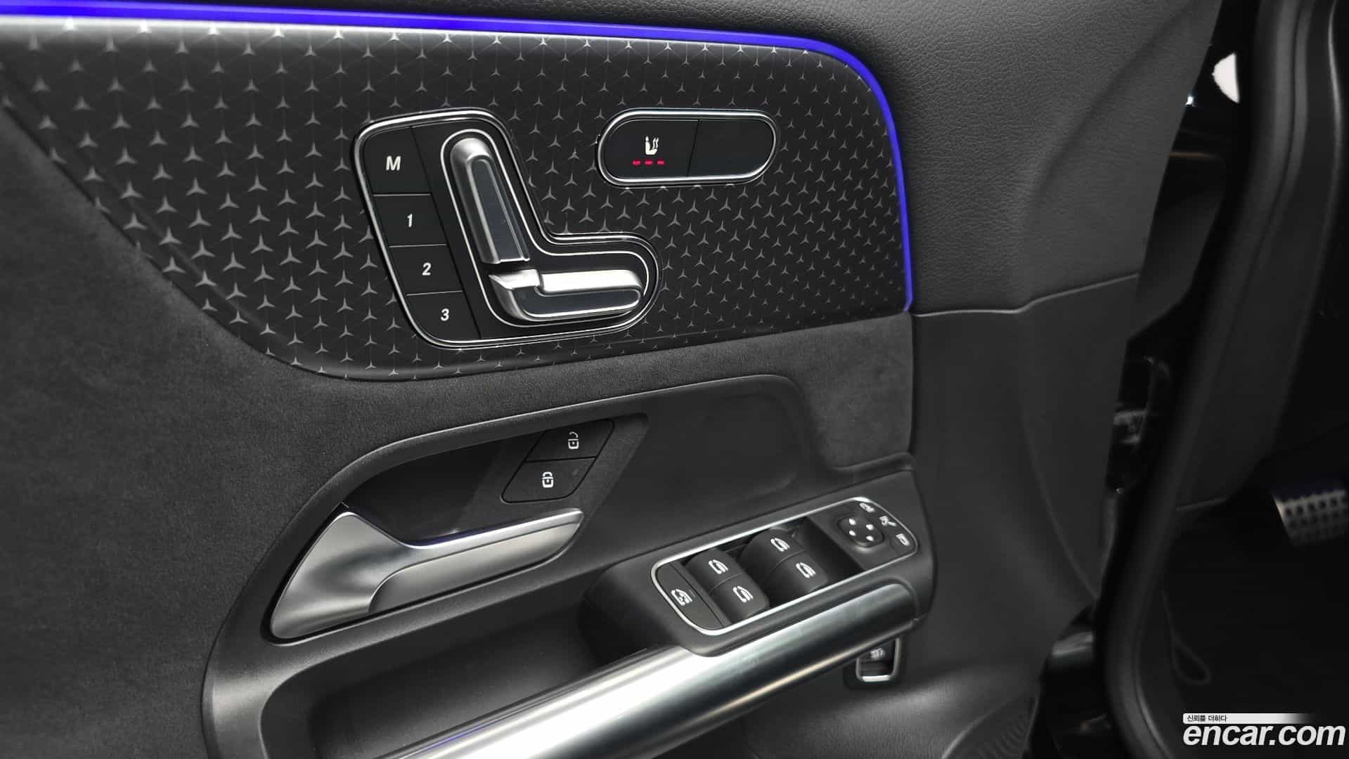 GLA-Class Mercedes-Benz 2025.11-OPTION-021