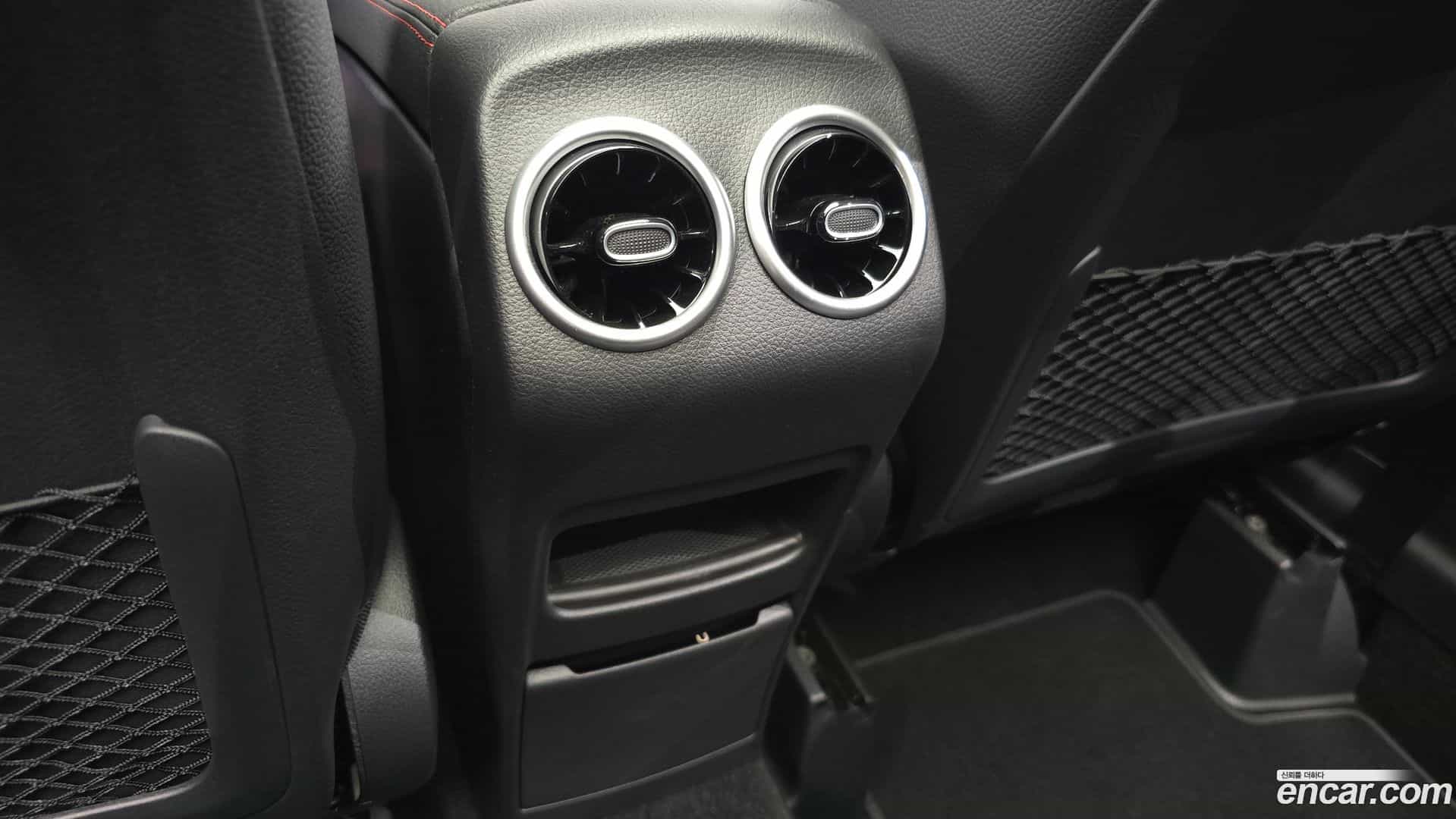 GLA-Class Mercedes-Benz 2025.11-OPTION-043