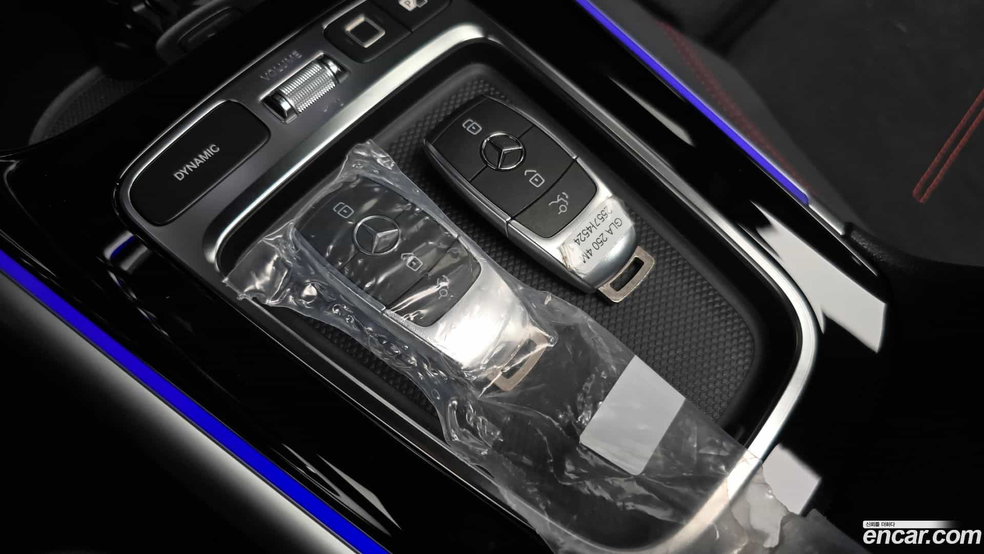 GLA-Class Mercedes-Benz 2025.11-OPTION-046