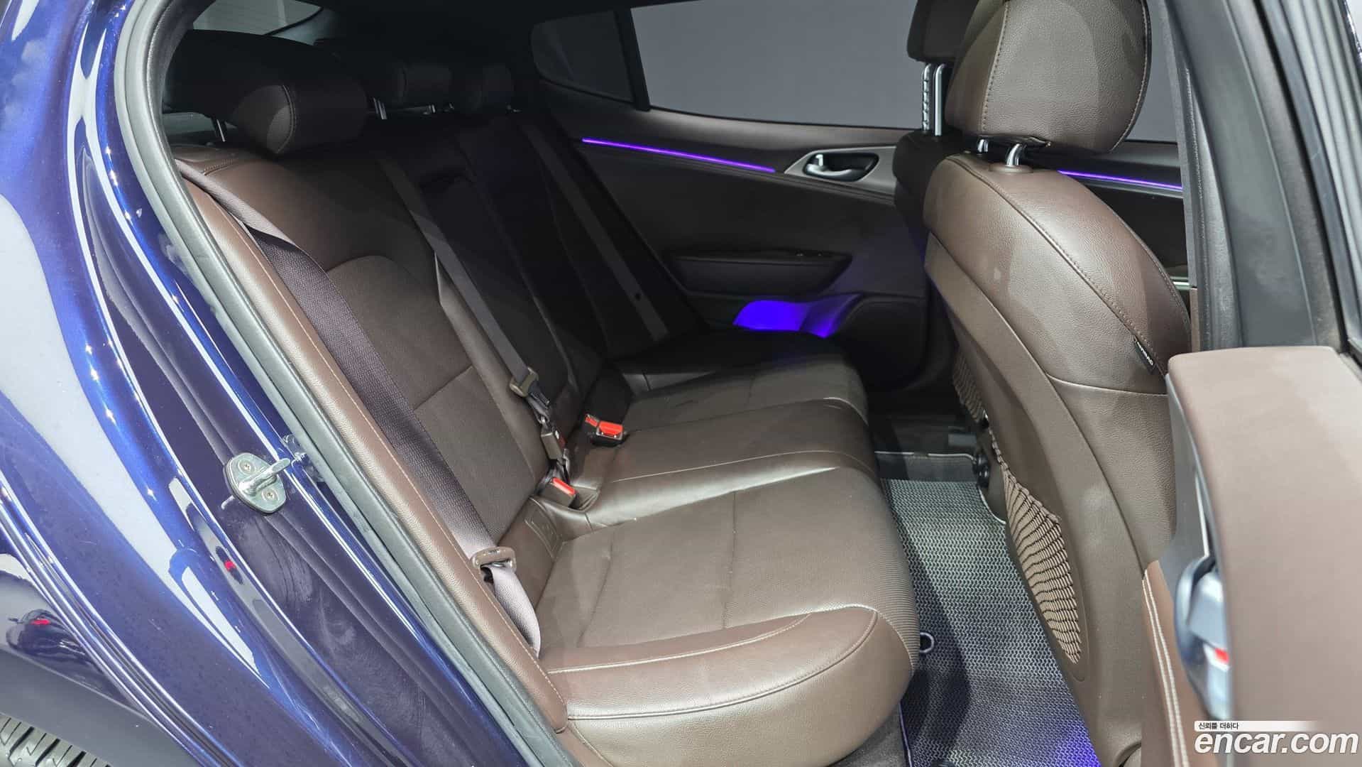 Stinger Kia 2018.6-OPTION-016