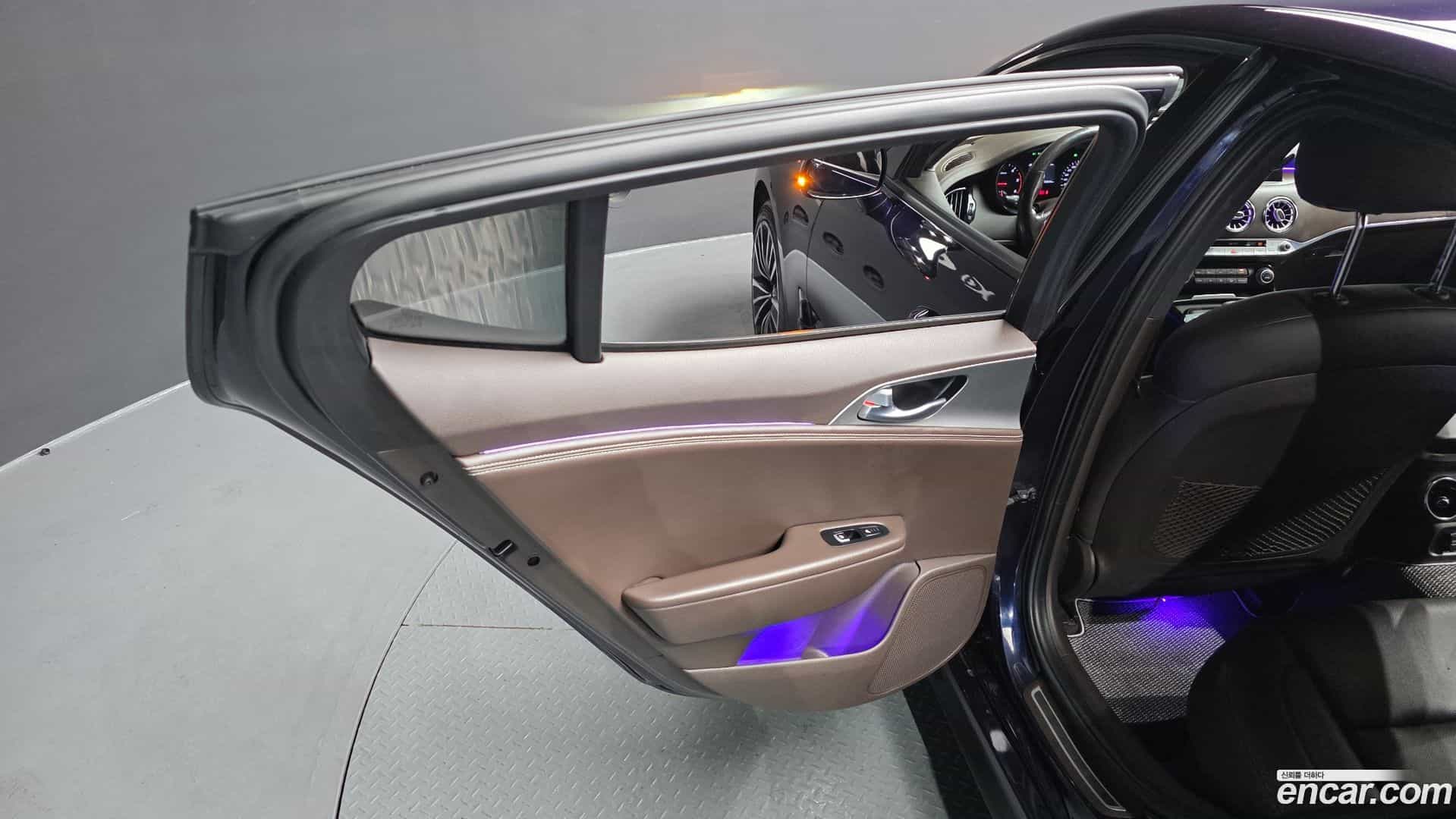 Stinger Kia 2018.6-INNER-035