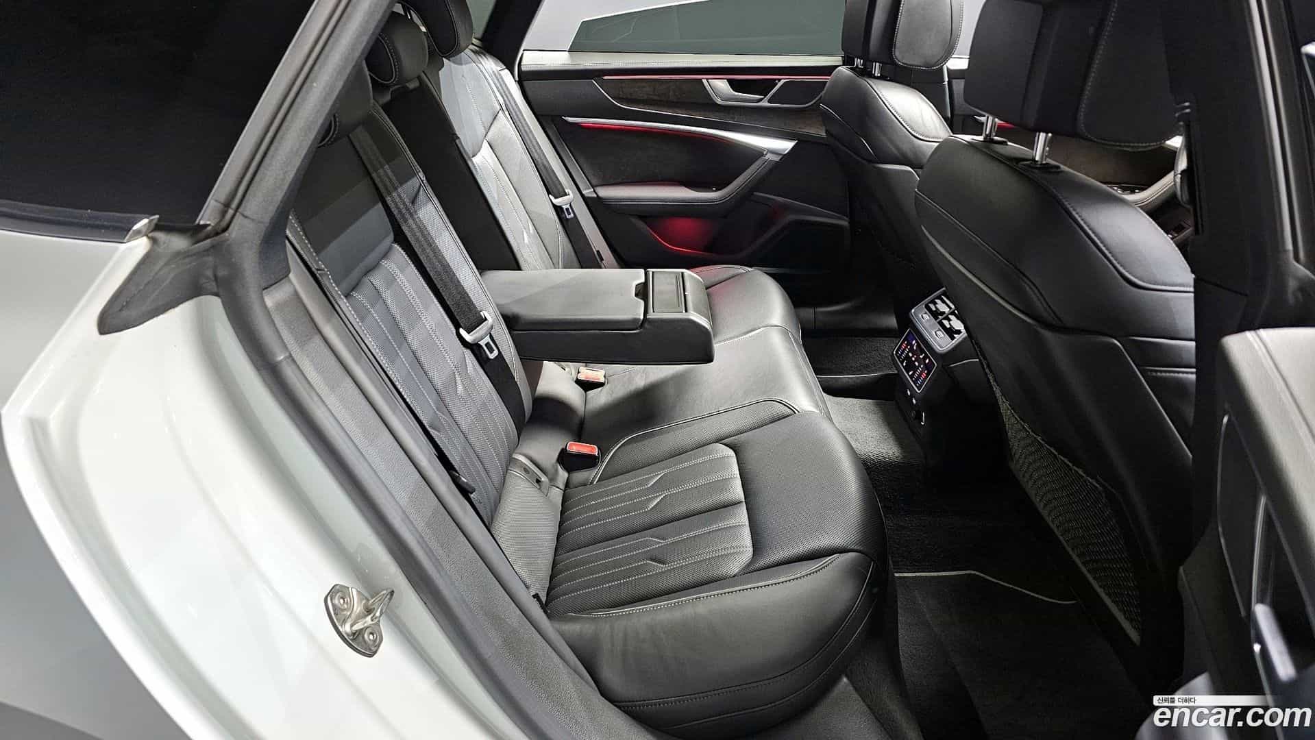 A7 Audi 2020.10-INNER-036