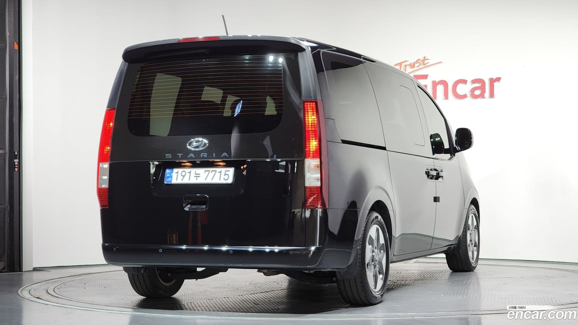 Main__Slider__Photo:Staria Hyundai 2022.2-1