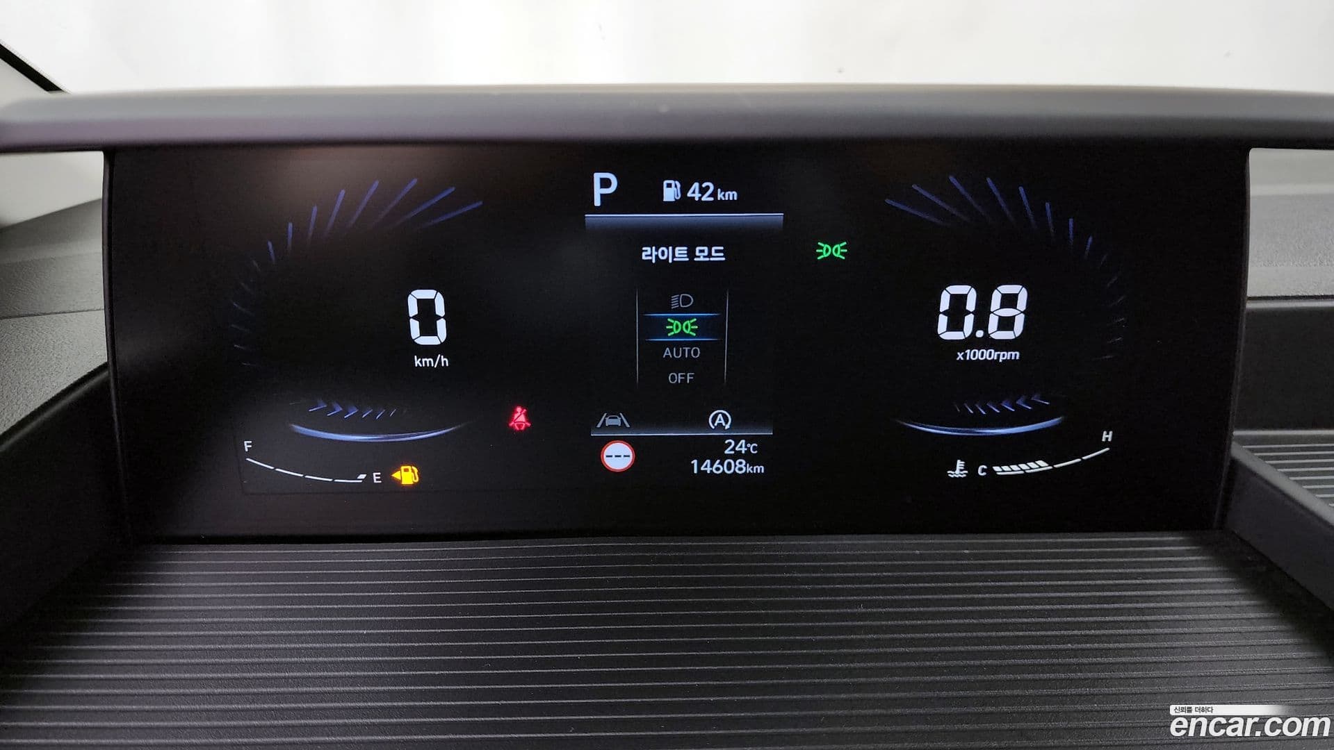 Main__Slider__Photo:Staria Hyundai 2022.2-7