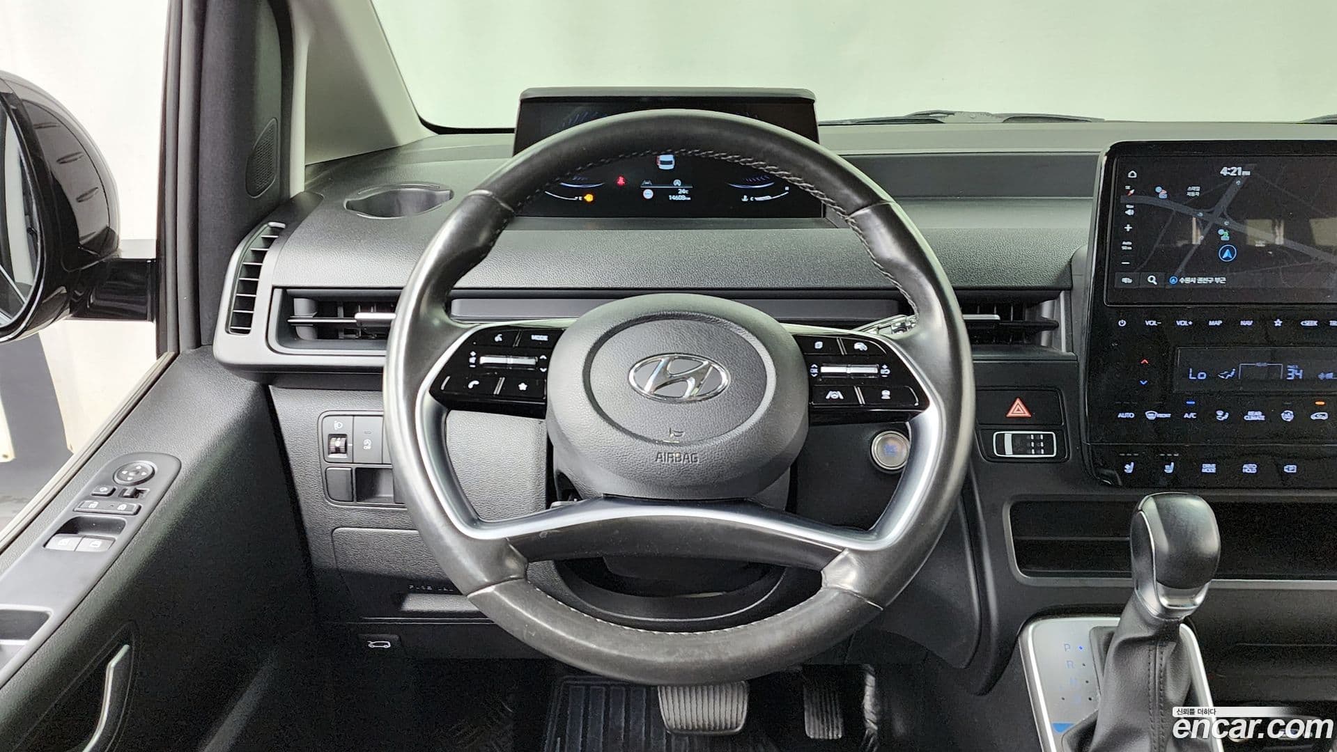 Main__Slider__Photo:Staria Hyundai 2022.2-12