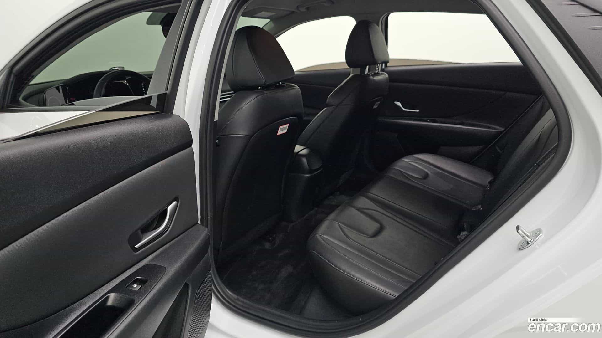 AVANTE Hyundai 2023.0-OPTION-015
