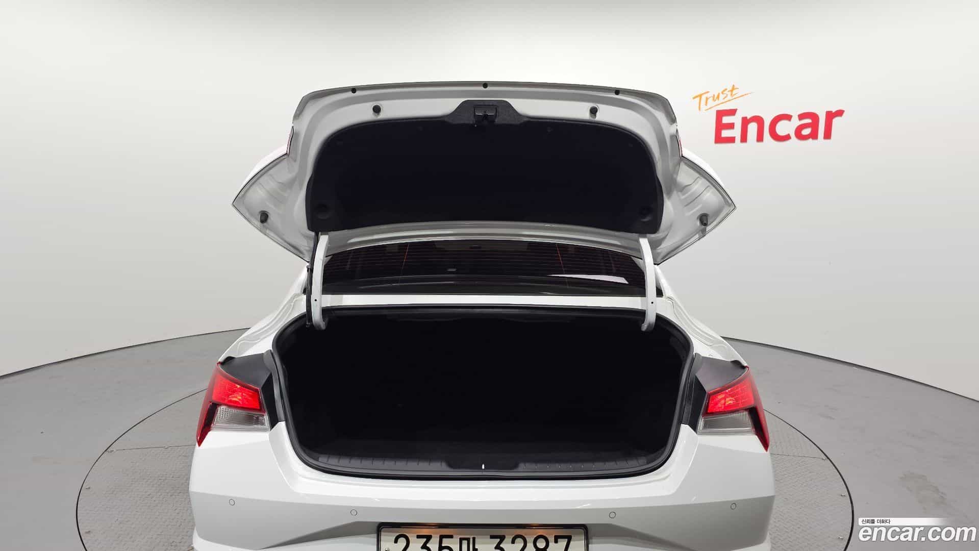 AVANTE Hyundai 2023.0-OPTION-024