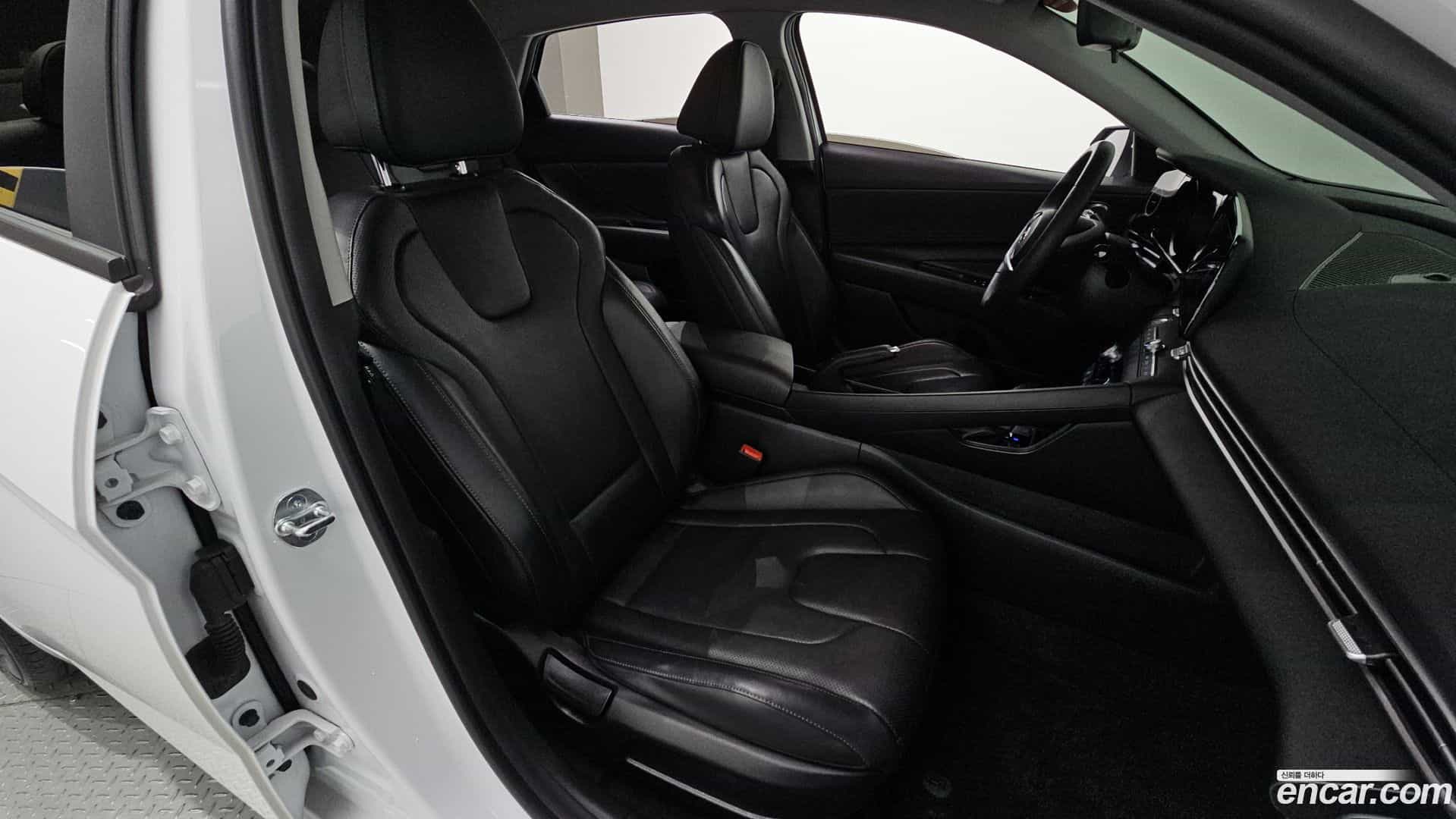 AVANTE Hyundai 2023.0-INNER-036