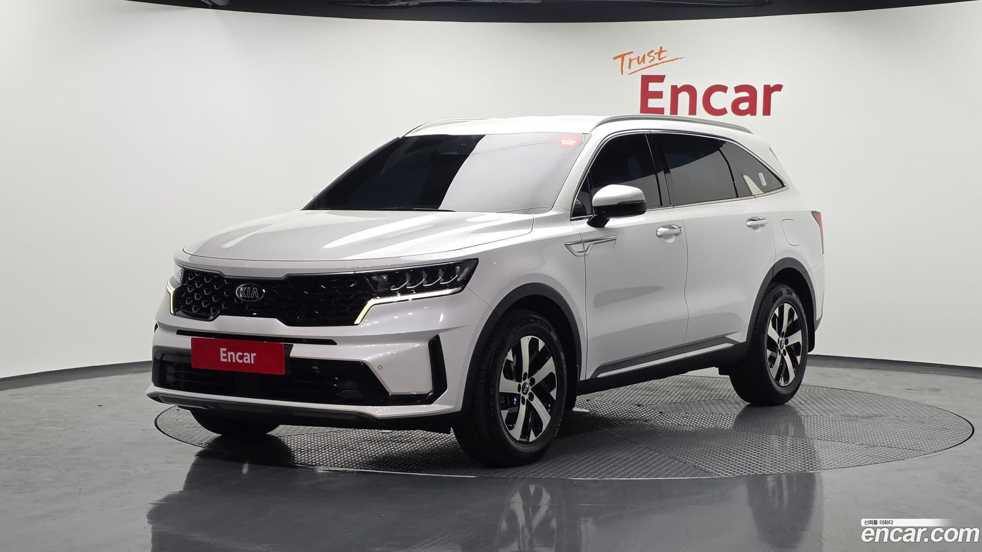 Main__Slider__Photo:Sorento Kia 2021.2-0