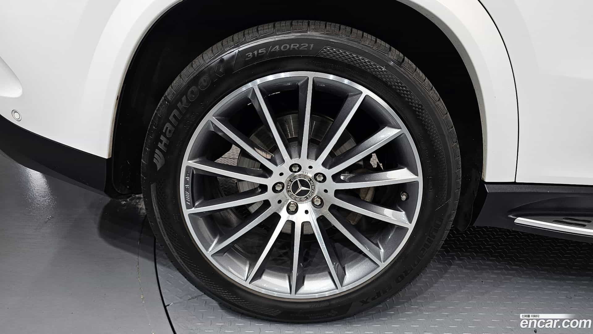 GLE-Class Mercedes-Benz 2023.3-OUTER-005