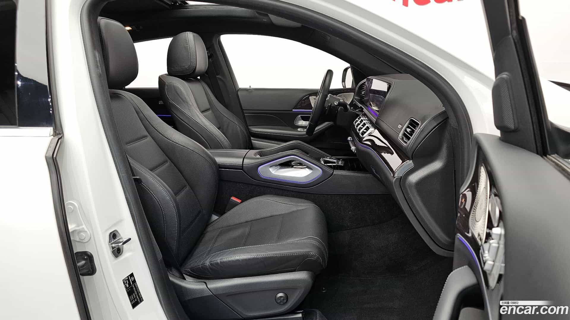 GLE-Class Mercedes-Benz 2023.3-INNER-036