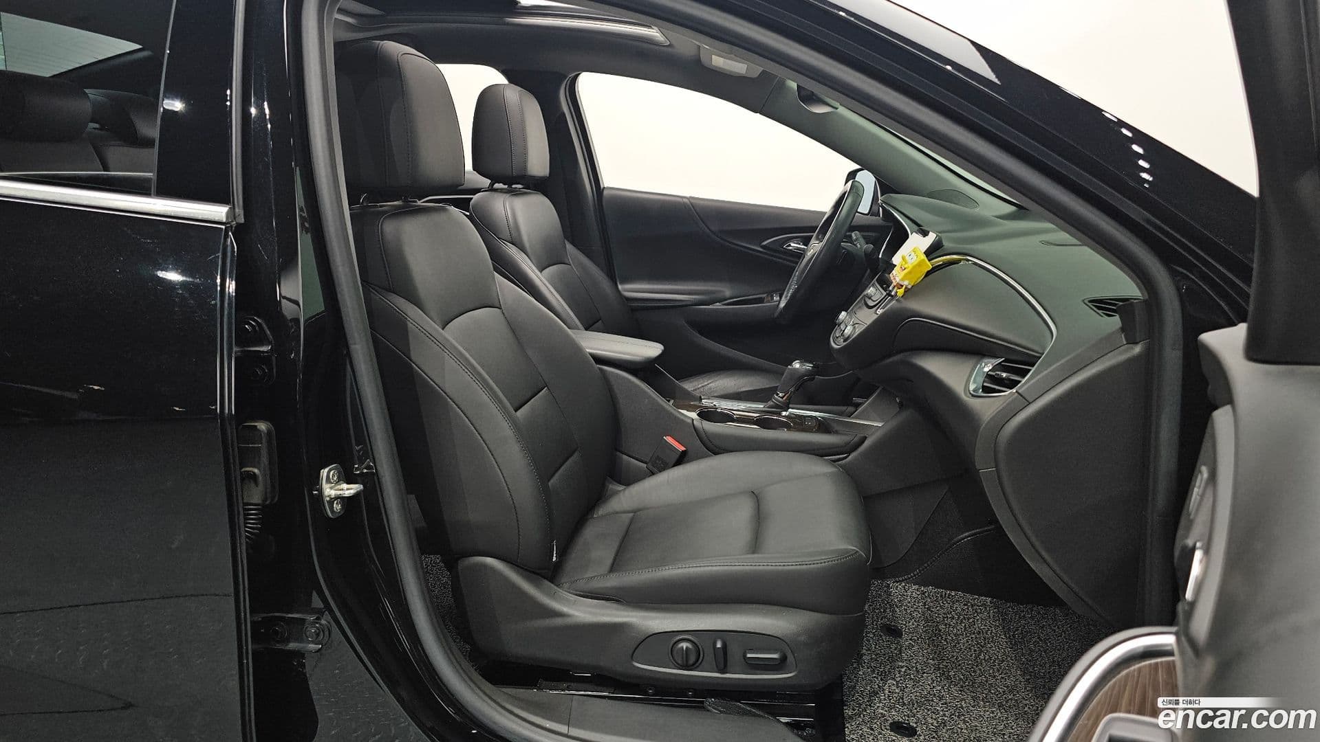 Main__Slider__Photo:Malibu Chevrolet 2017.5-9