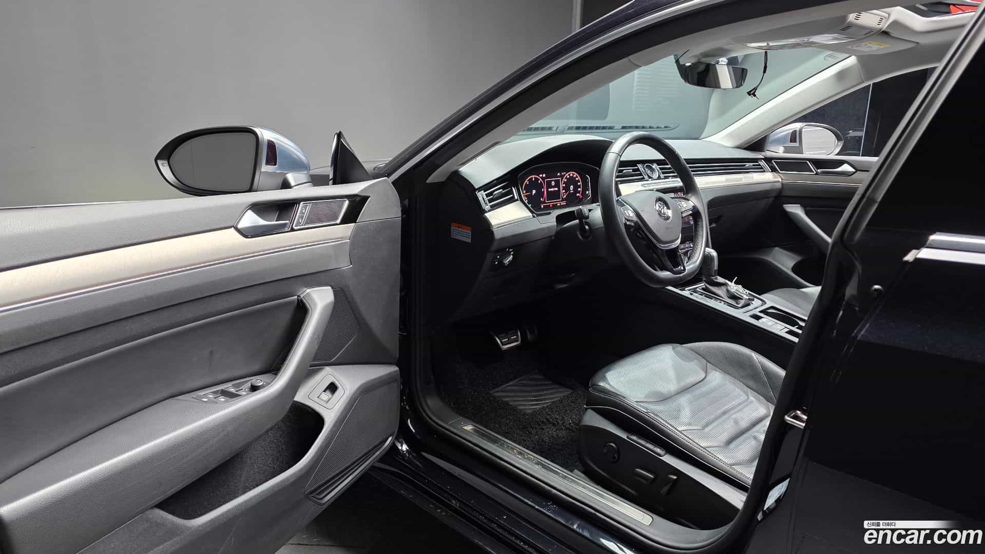 Arteon Volkswagen 2020.11-INNER-010
