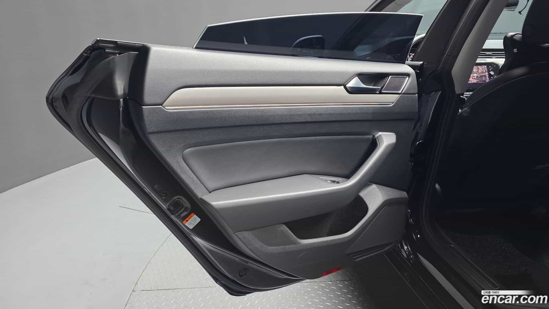 Arteon Volkswagen 2020.11-INNER-035