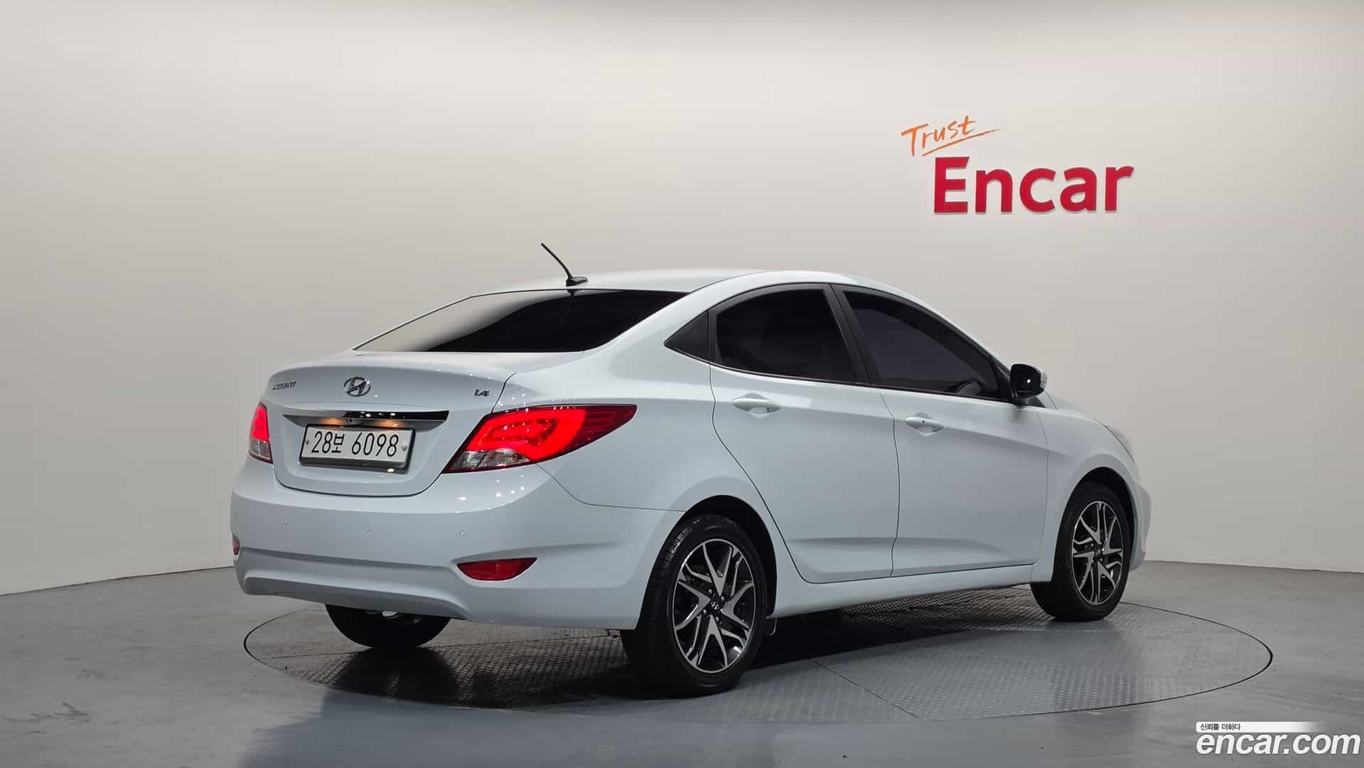 Accent Hyundai 2018.10-OUTER-002