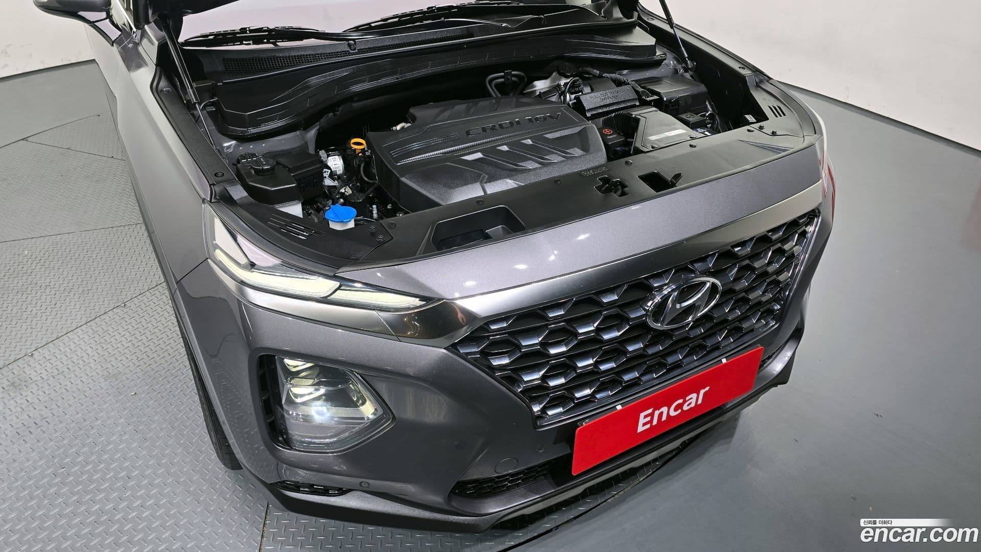 Main__Slider__Photo:Santafe Hyundai 2018.3-5