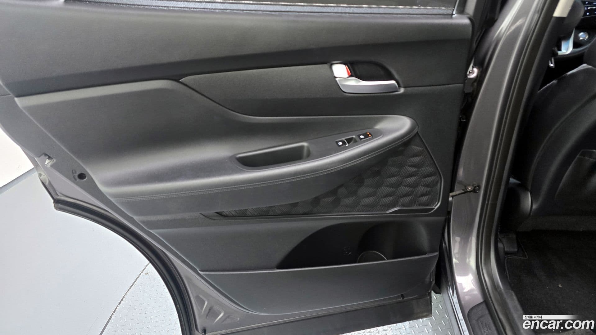 Main__Slider__Photo:Santafe Hyundai 2018.3-24