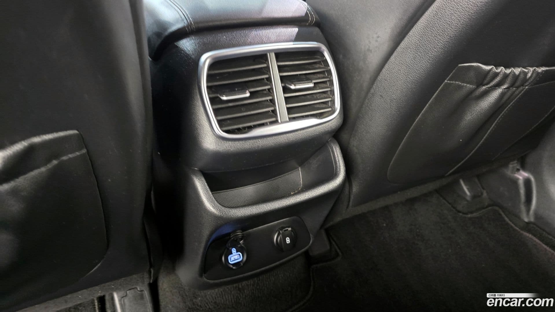 Main__Slider__Photo:Santafe Hyundai 2018.3-31