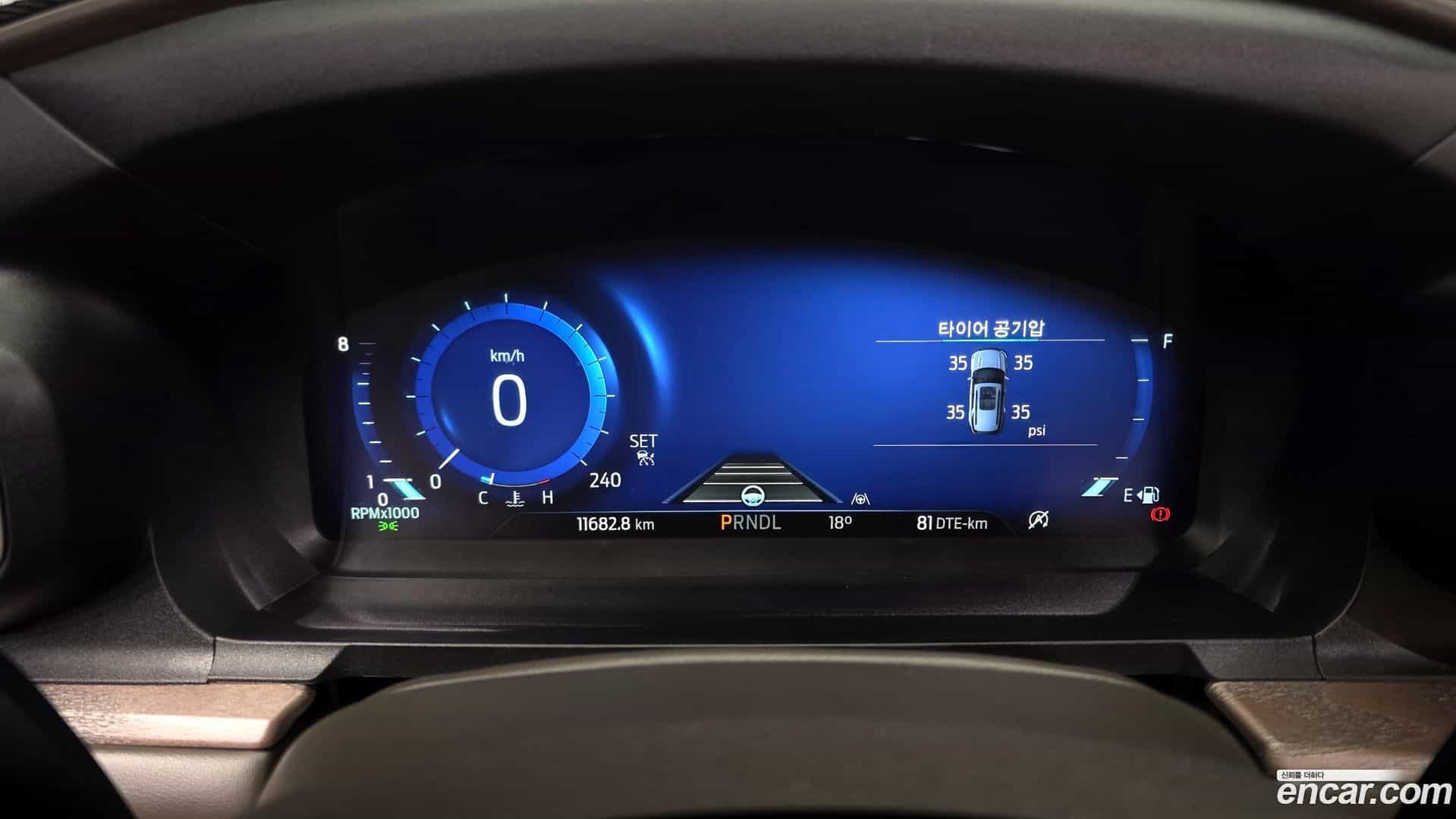 Explorer Ford 2022.10-INNER-008