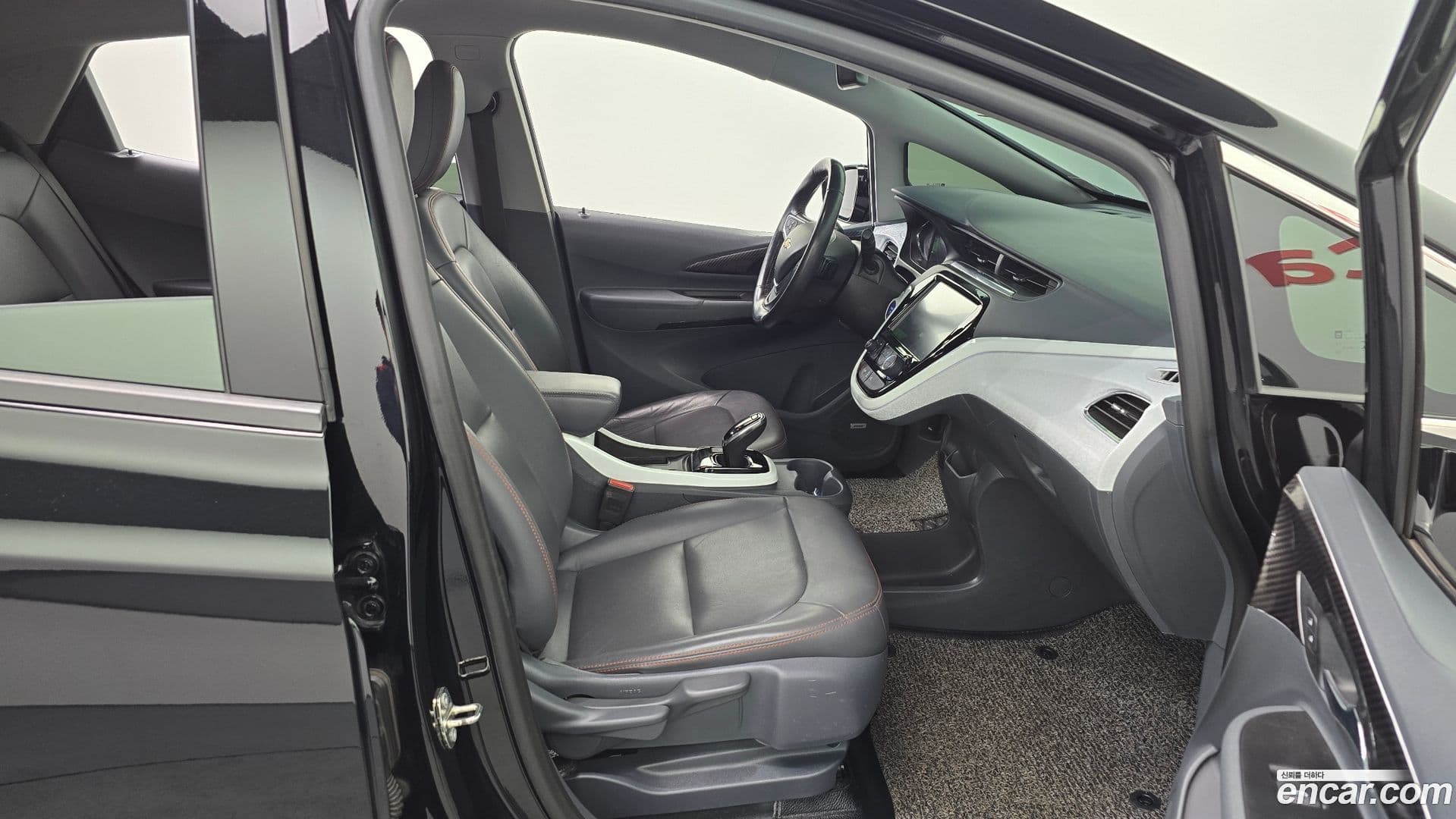 Main__Slider__Photo:Bolt EV Chevrolet 2020.5-25