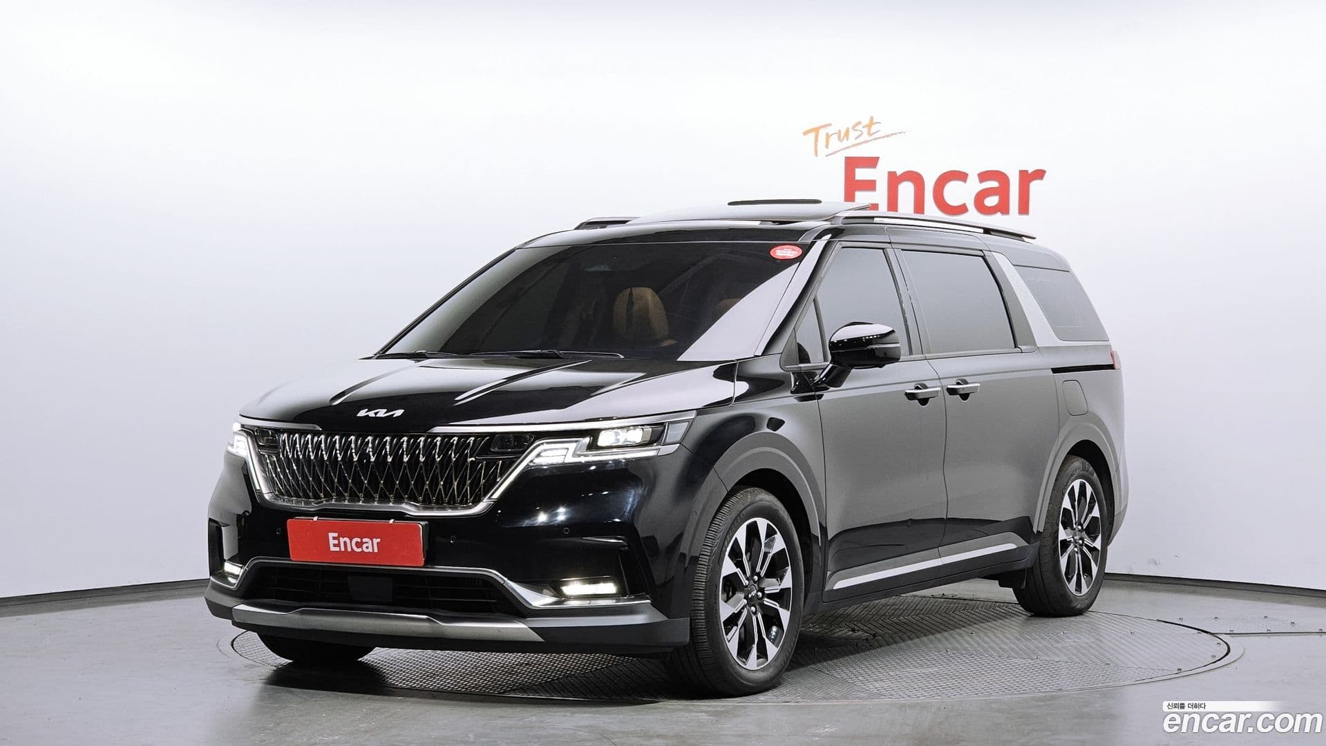 Main__Slider__Photo:Canival Kia 2023.8-0
