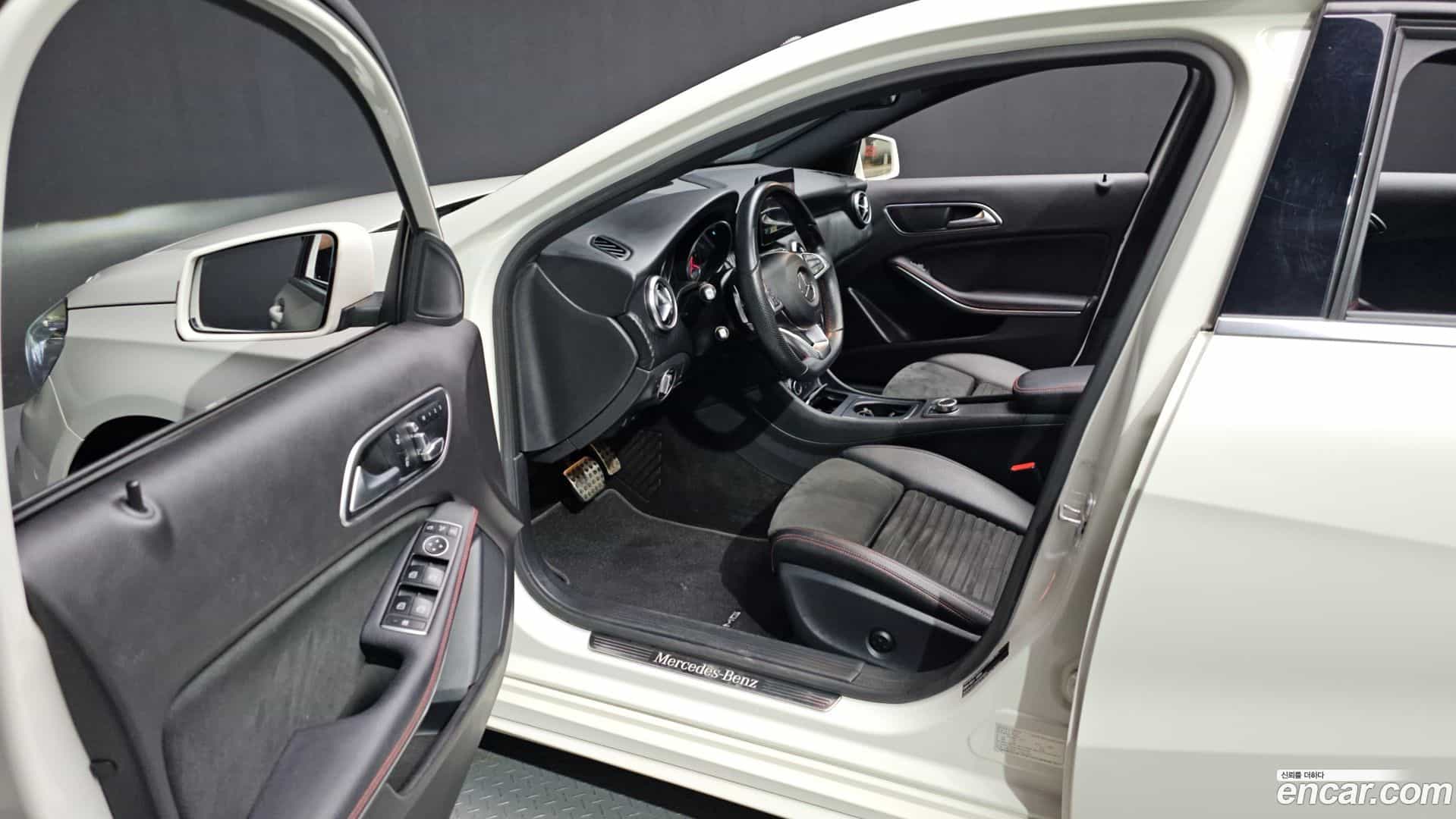 A-Class Mercedes-Benz 2017.11-INNER-010