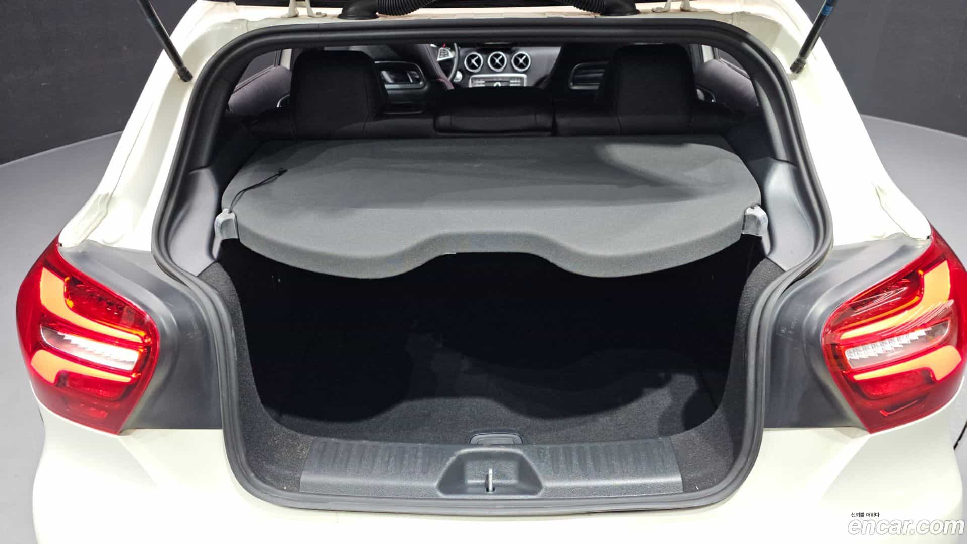 A-Class Mercedes-Benz 2017.11-OPTION-024