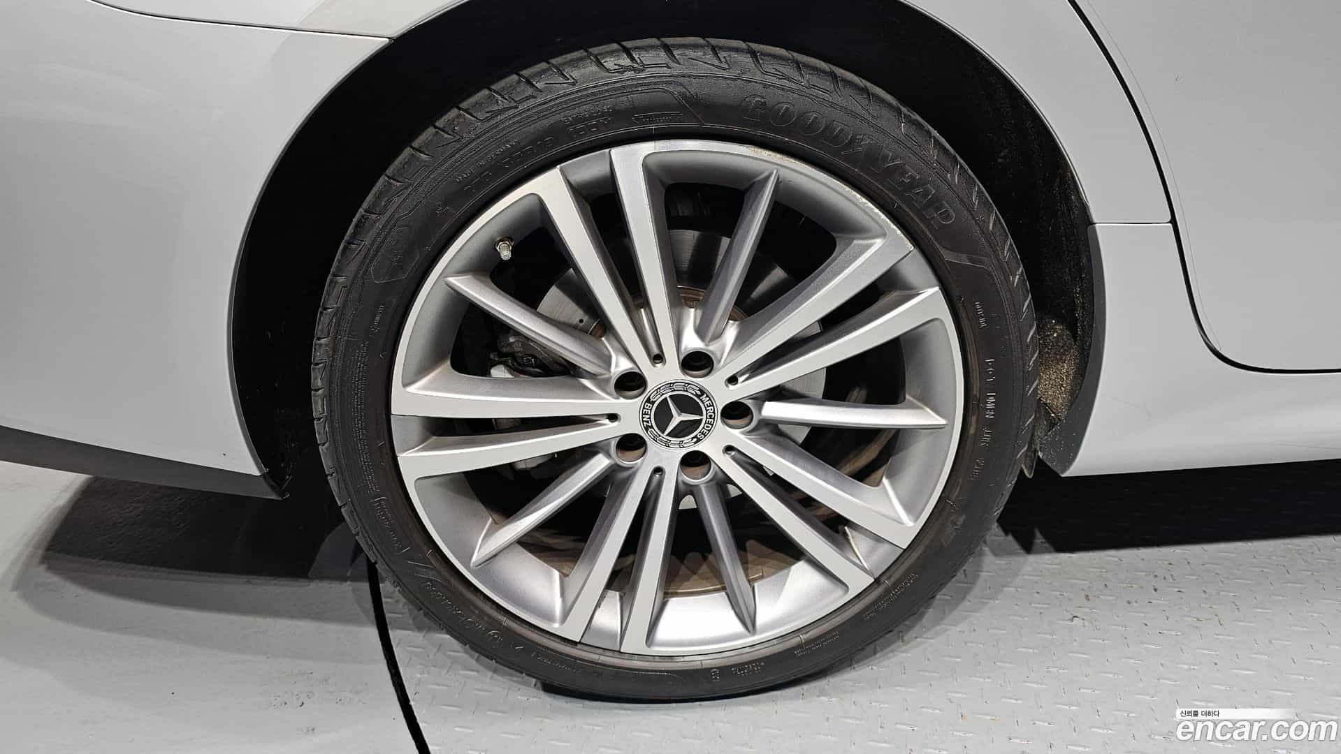 CLS-Class Mercedes-Benz 2019.10-OUTER-005