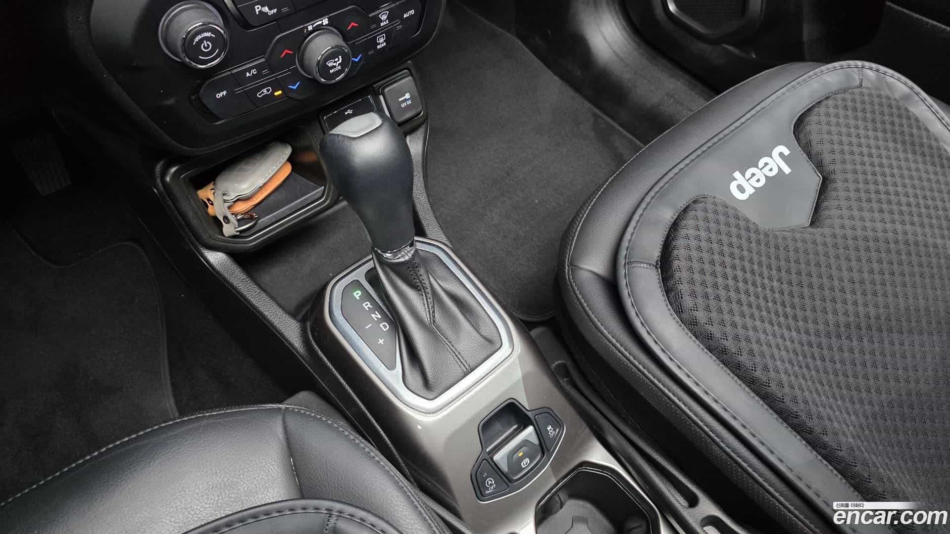 Renegade Jeep 2020.1-INNER-009