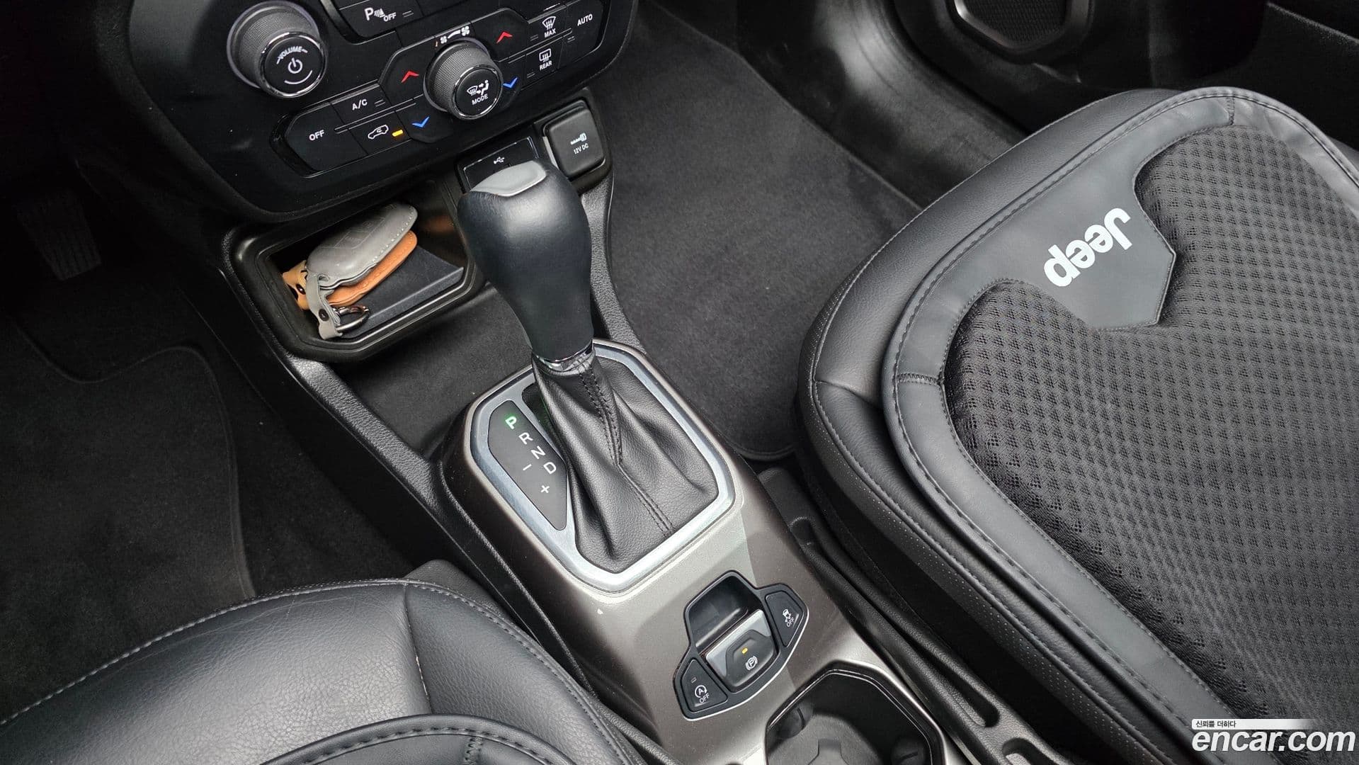 Main__Slider__Photo:Renegade Jeep 2020.1-8