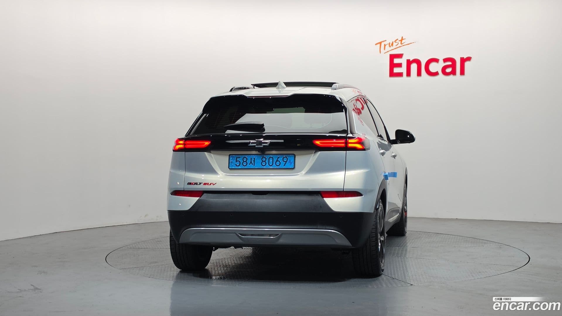 Main__Slider__Photo:볼트 EUV Chevrolet 2023.9-3