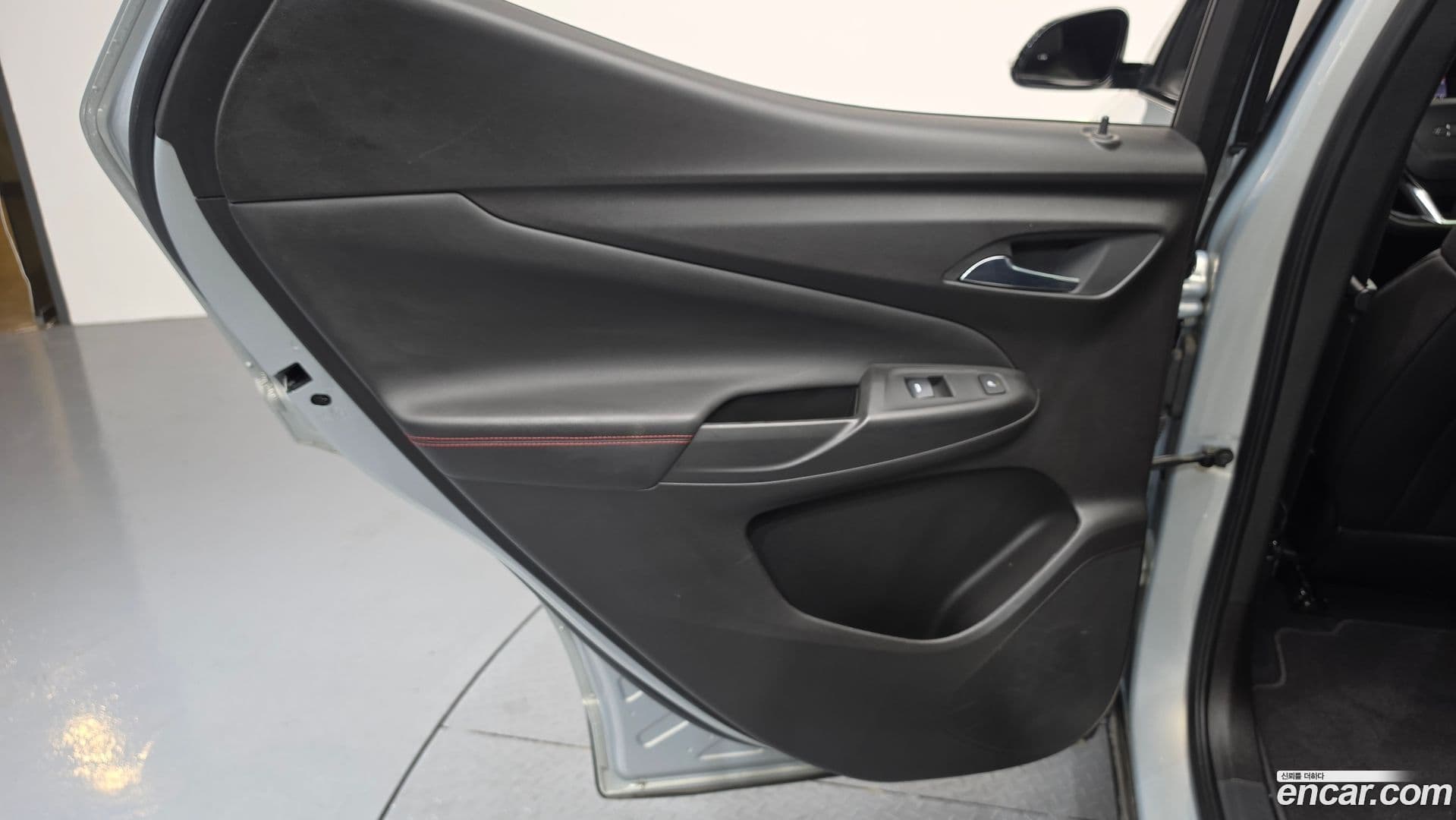 Main__Slider__Photo:볼트 EUV Chevrolet 2023.9-24