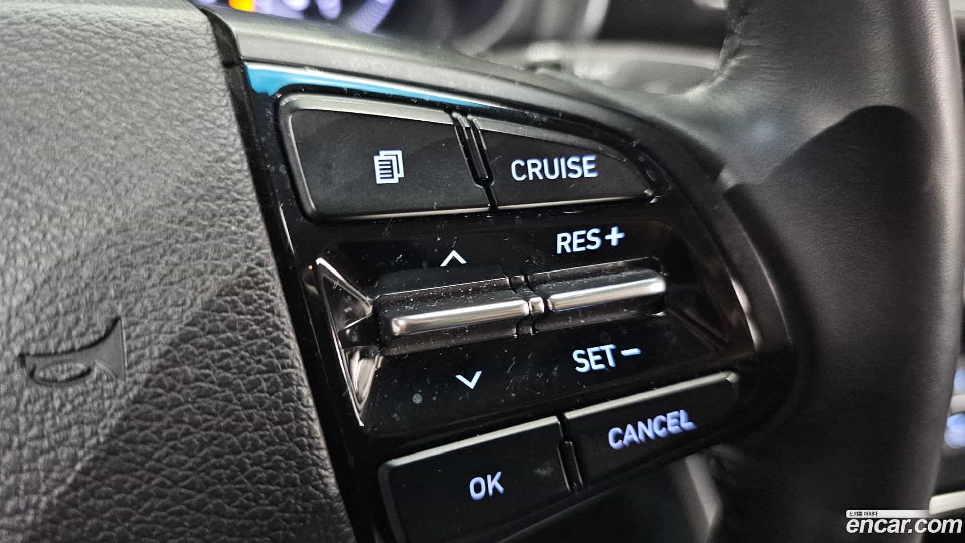 Grandeur Hyundai 2018.9-OPTION-022
