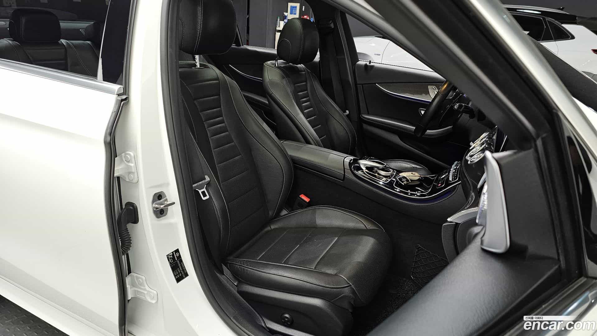 E-Class Mercedes-Benz 2020.3-INNER-010