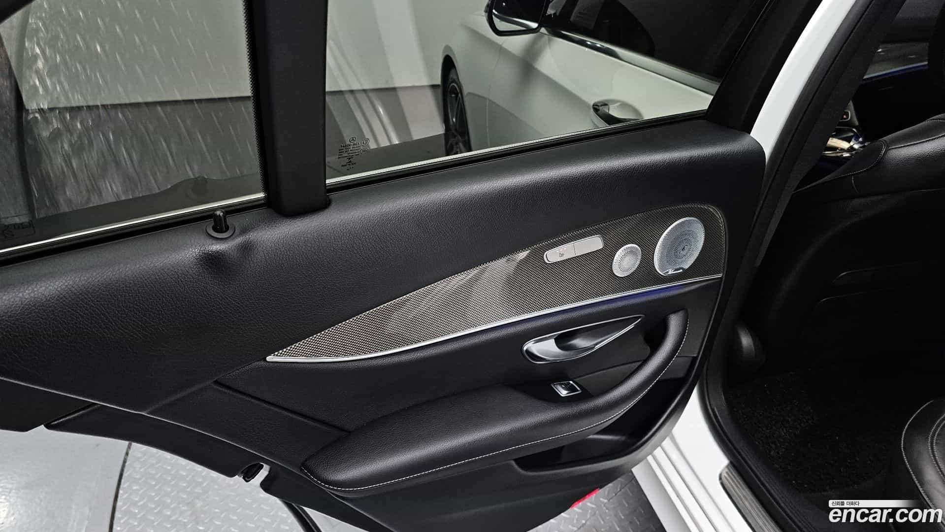 E-Class Mercedes-Benz 2020.3-INNER-035