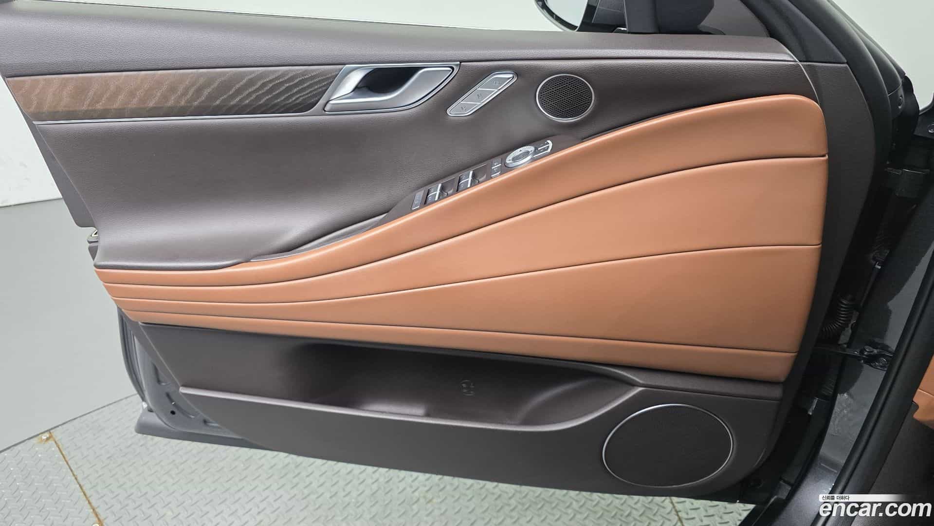 G80 Genesis 2021.2-INNER-034