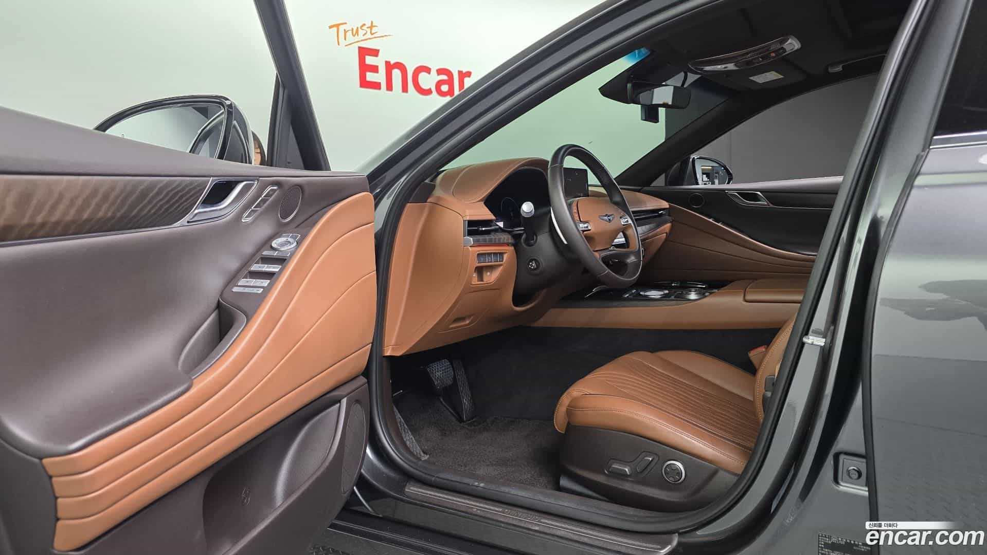 G80 Genesis 2021.2-INNER-036